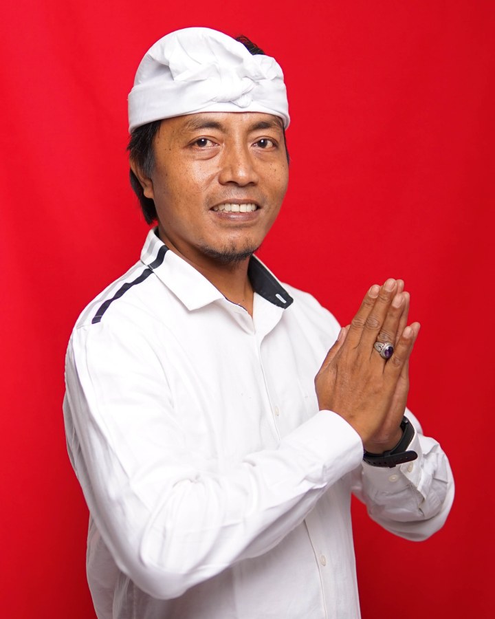 Foto busana adat I Made Naya Gunadhi, S.S