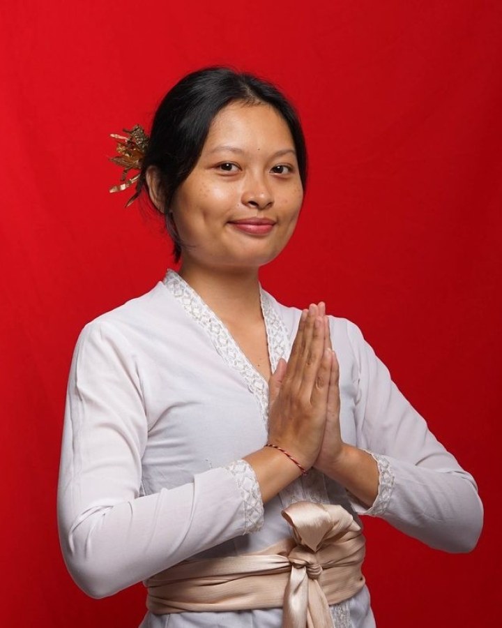 Foto busana adat Ni Putu Sulistia Rahmadewi Mas